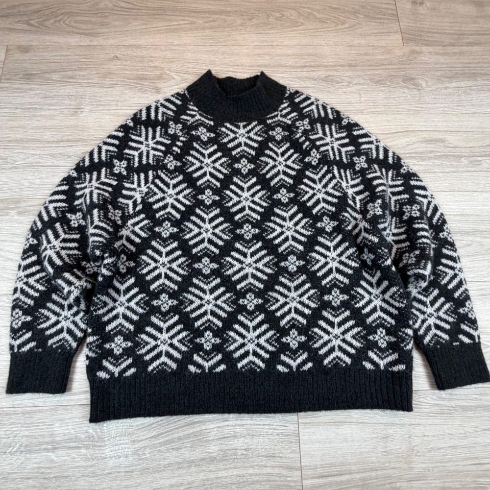 Old Navy Womens Snowflake Fair Isle Mock Neck‎ Sweater XL Black White Knit